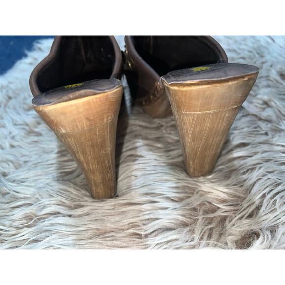 Volatile Women's Heeled Clogs - Picture 4 of 16